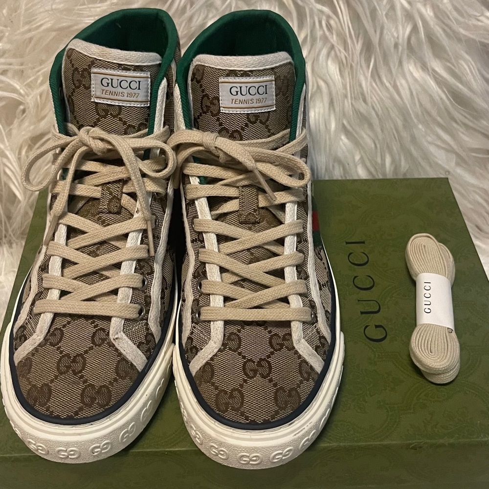 Woman’s Gucci tennis shoes
